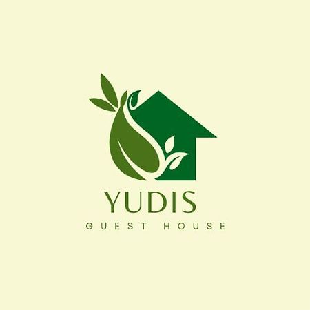 Yudis Guest House Ubud  Exterior photo